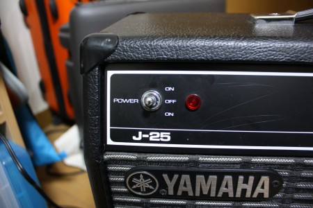YAMAHA J-25